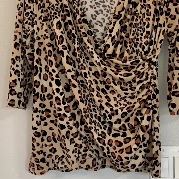 Lane Bryant stretchy leopard print crossover top with zipper detail - Picture 5 of 6